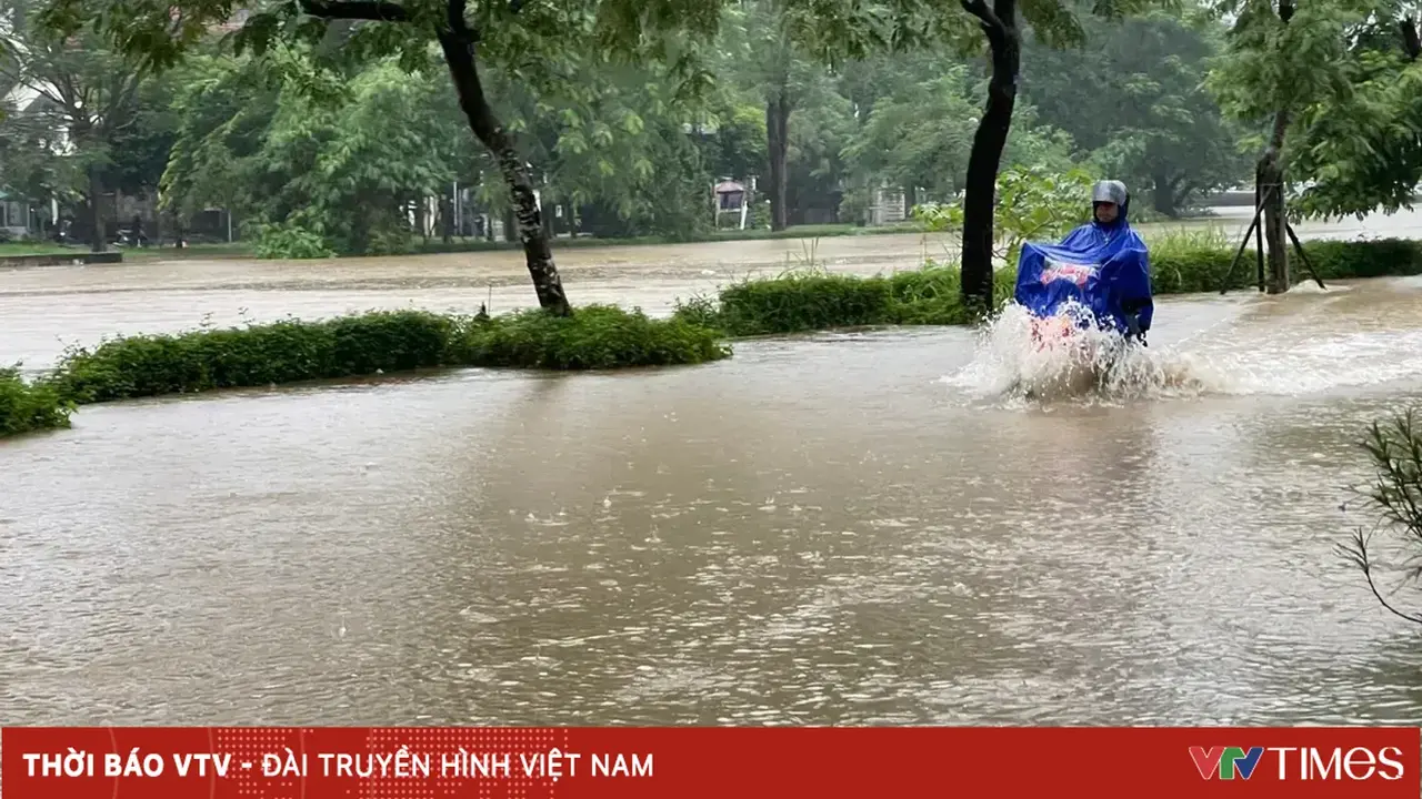 تحذيرات من فيضانات مدمرة بسبب أمطار غزيرة في لام دونغ ودا نانغ